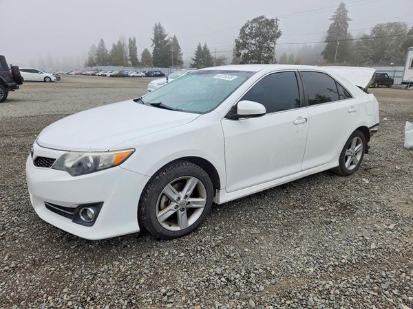 2014 TOYOTA CAMRY — DSFA — Front 3/4
