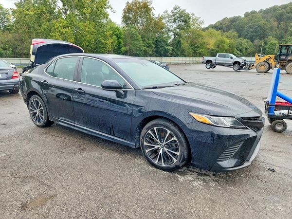 2018 TOYOTA CAMRY L/LE/SE/XLE — Passenger 3/4