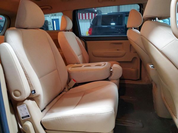 2017 KIA SEDONA LX — PSRS