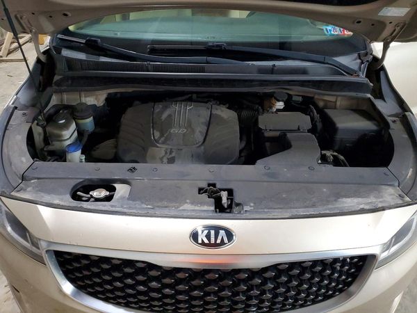 2017 KIA SEDONA LX — Engine bay