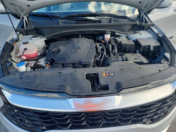 2025 KIA SPORTAGE — Engine bay