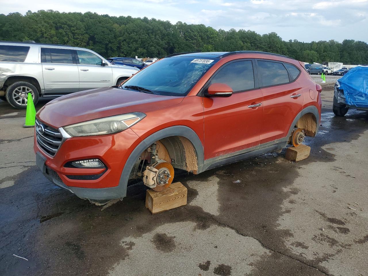2016 HYUNDAI TUCSON — Front 3/4
