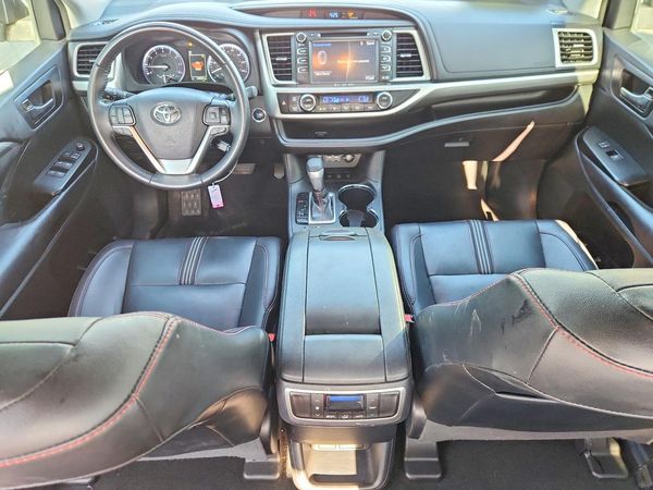 2019 TOYOTA HIGHLANDER SE/XLE — CKPT