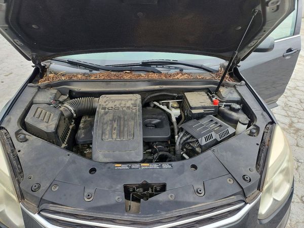 2017 CHEVROLET EQUINOX LT / FL — Engine bay