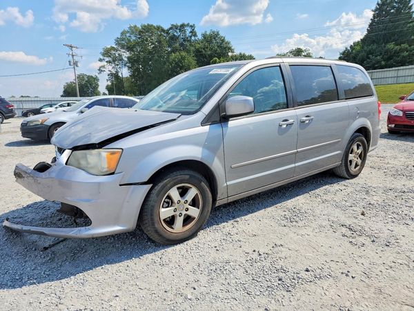 2013 DODGE GRAND CARAVAN — DSFA — Front 3/4