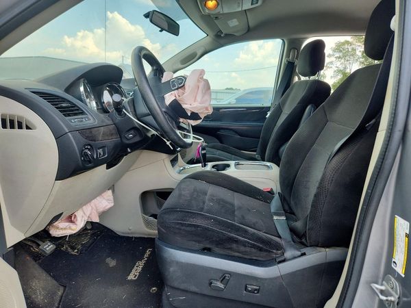2013 DODGE GRAND CARAVAN — DENT