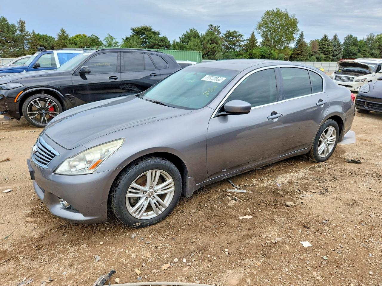 2013 INFINITI G37 — Front 3/4