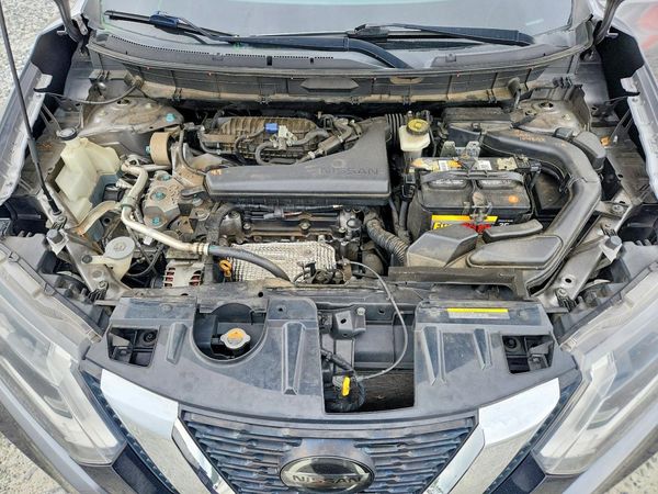 2019 NISSAN ROGUE — Engine bay