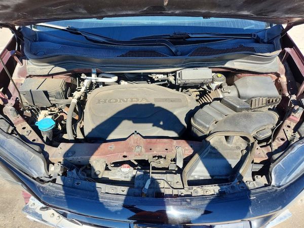 2022 HONDA PILOT SE — Engine bay