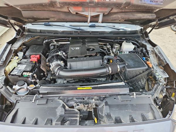 2023 NISSAN FRONTIER — Engine bay