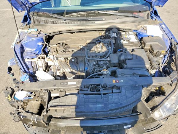 2023 HYUNDAI ELANTRA SEL — Engine bay