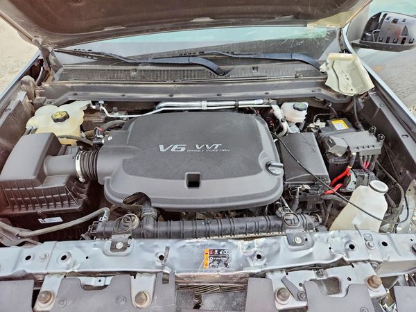 2021 CHEVROLET COLORADO LT — Engine bay