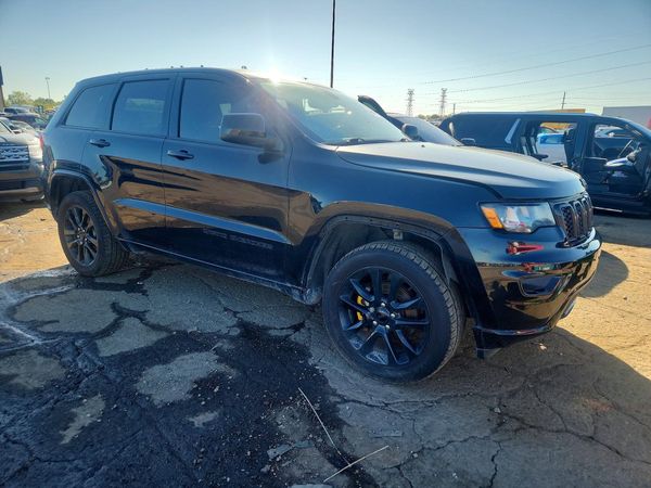 2018 JEEP GRAND CHEROKEE — Passenger 3/4