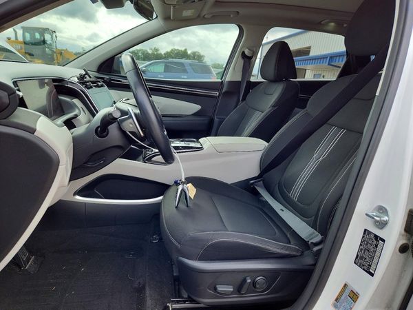 2022 HYUNDAI TUCSON SEL Convenience — DENT