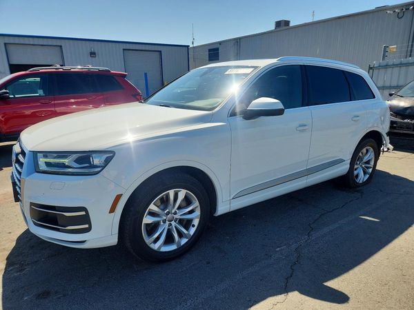 2017 AUDI Q7 — Front 3/4