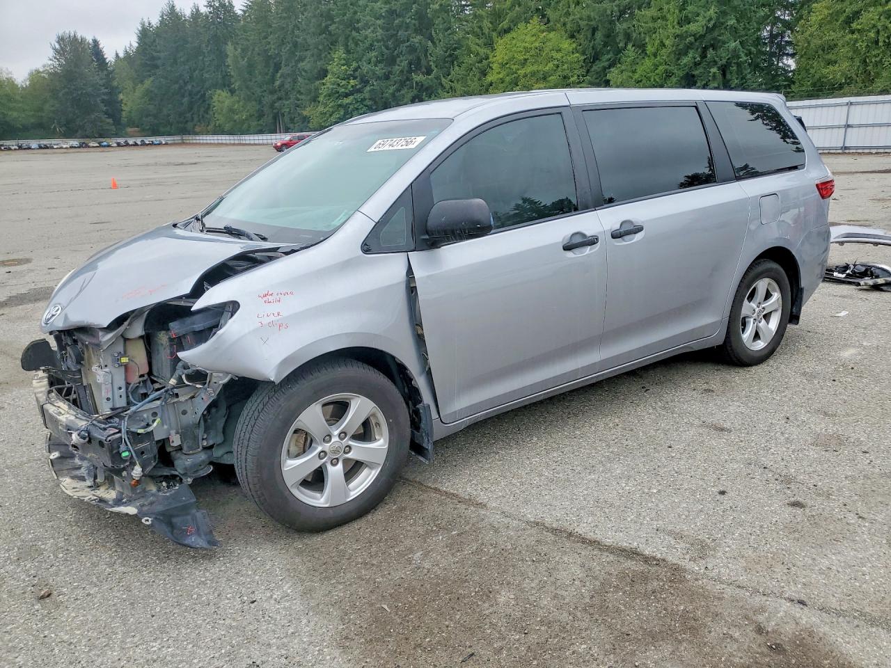 2017 TOYOTA SIENNA L