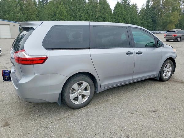 2017 TOYOTA SIENNA L