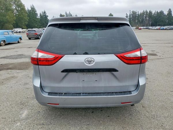 2017 TOYOTA SIENNA L