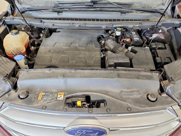 2018 FORD EDGE SEL — Engine bay