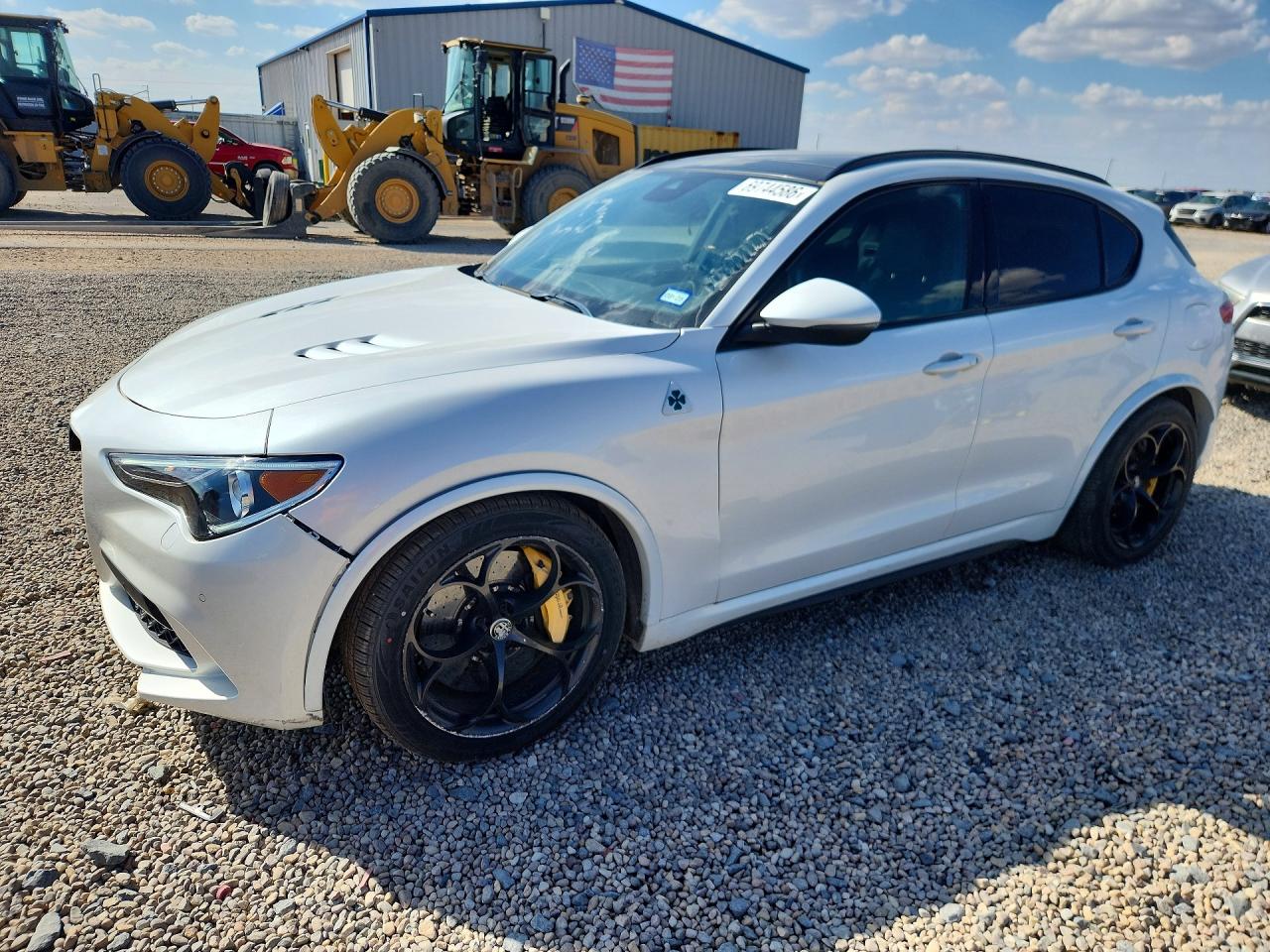 2019 ALFA ROMEO STELVIO — Front 3/4