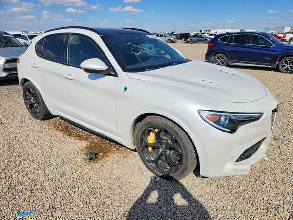 2019 ALFA ROMEO STELVIO — Passenger 3/4