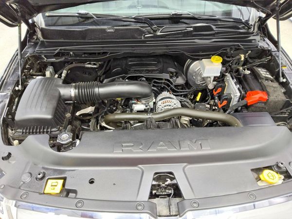 2022 RAM 1500 Big Horn, Lone Star — Engine bay