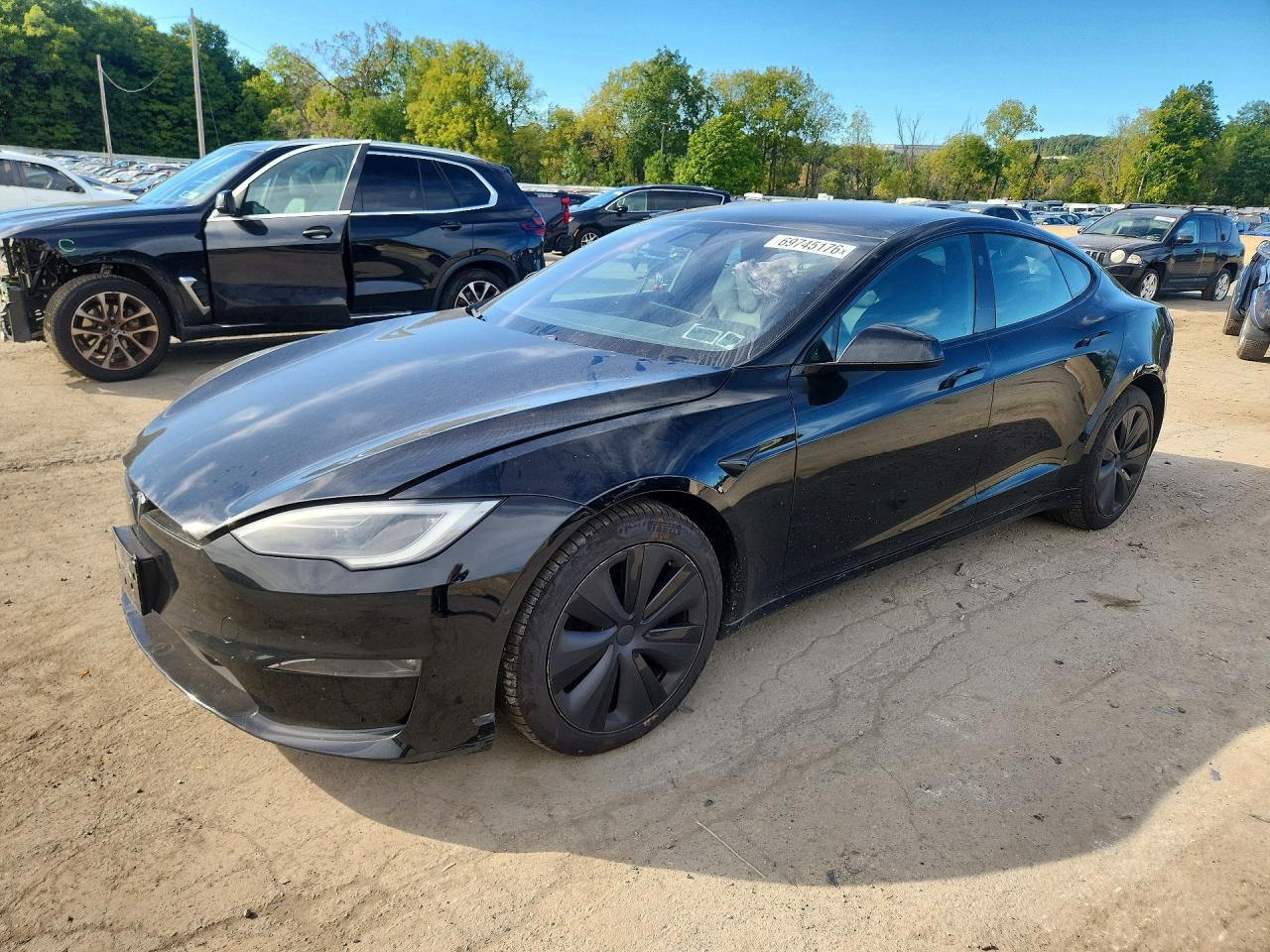 2022 TESLA MODEL S — Front 3/4