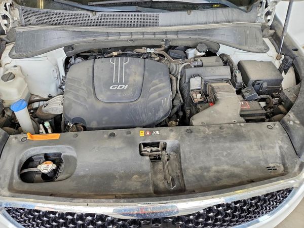 2017 KIA SORENTO EX — Engine bay