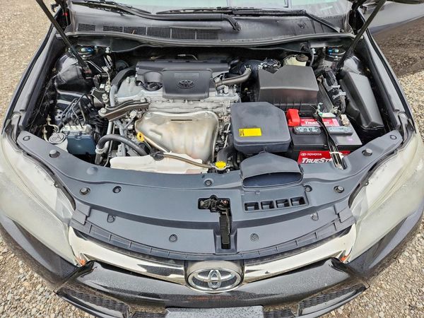 2015 TOYOTA CAMRY — Engine bay