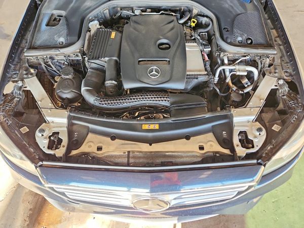2017 MERCEDES-BENZ E E300-4M — Engine bay