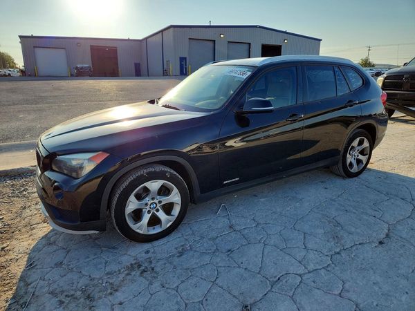2015 BMW X1 — Front 3/4