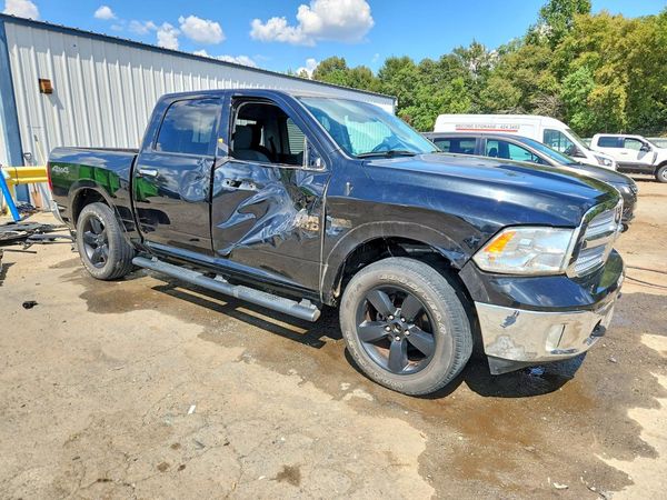 2018 RAM 1500 SLT — Passenger 3/4
