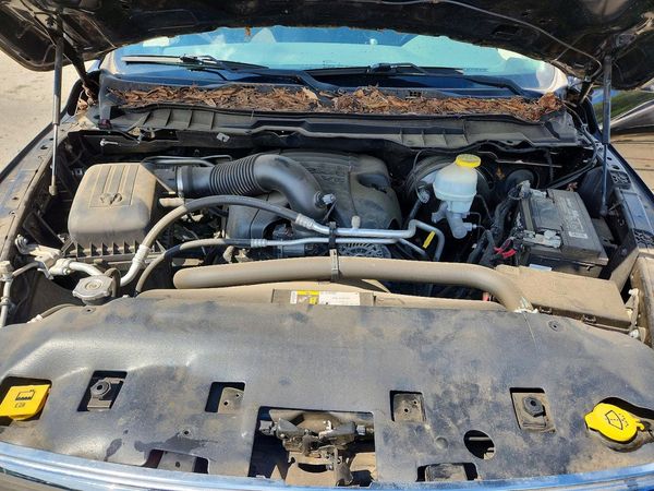 2018 RAM 1500 SLT — Engine bay