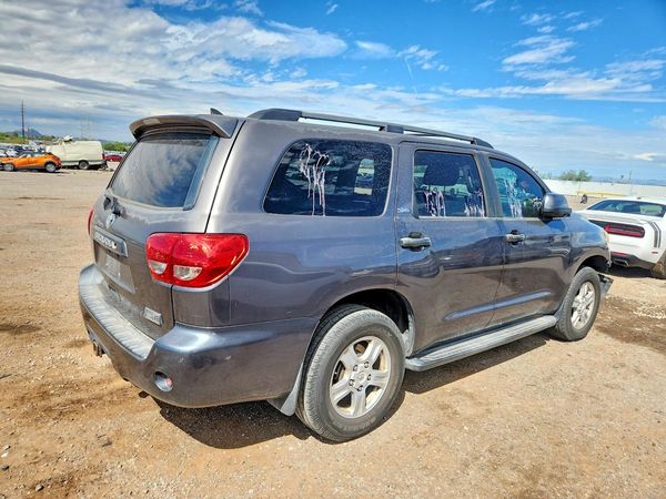 2013 TOYOTA SEQUOIA SR5 grade — PSRA