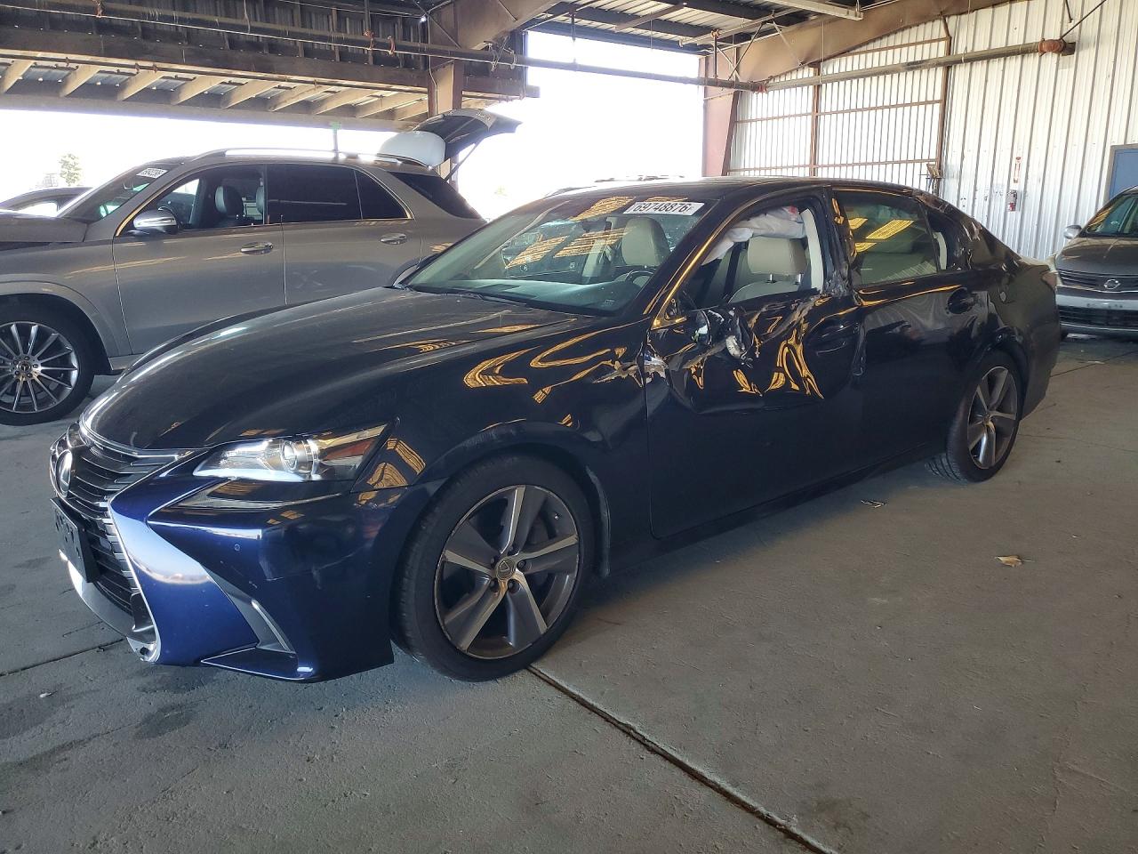 2016 LEXUS GS 350 — Front 3/4