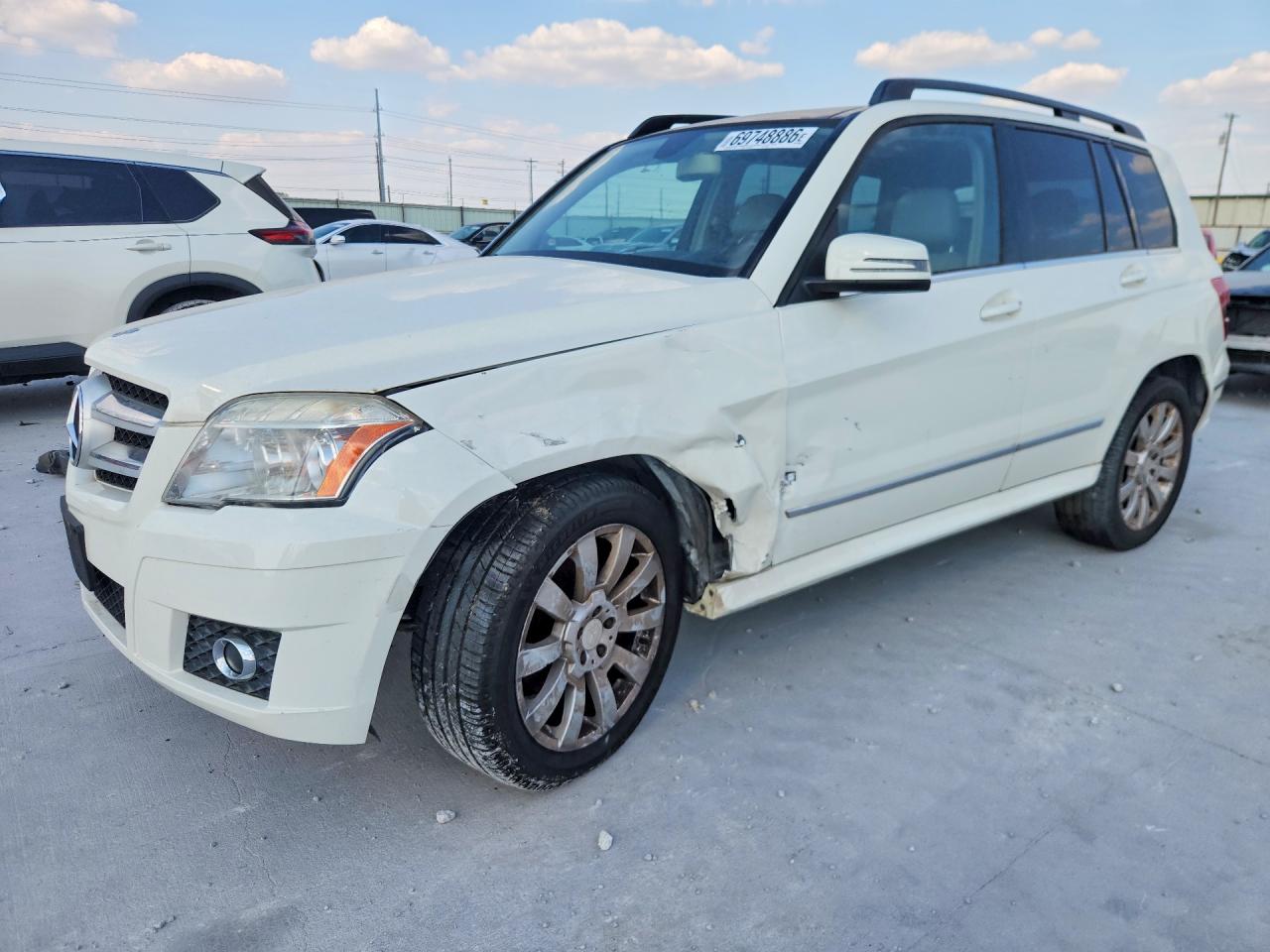 2012 MERCEDES-BENZ GLK GLK350 4-MATIC — Front 3/4