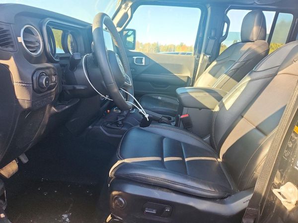 2024 JEEP WRANGLER Sahara — DENT