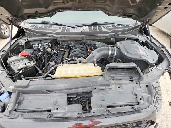 2022 FORD F150 SuperCrew — Engine bay