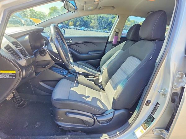 2015 KIA FORTE — DENT