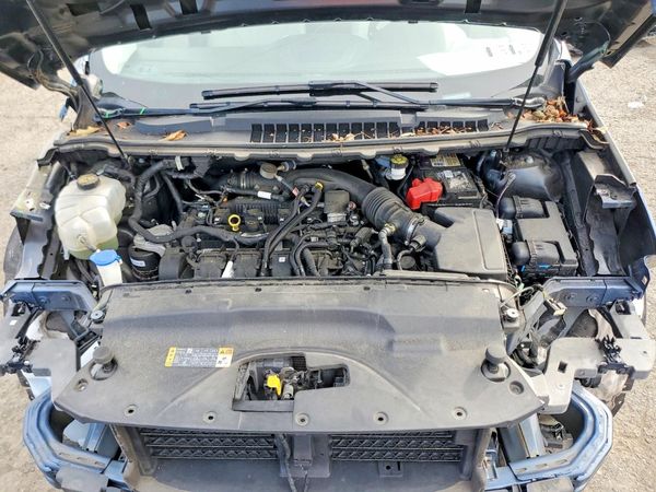 2019 FORD EDGE Titanium — Engine bay
