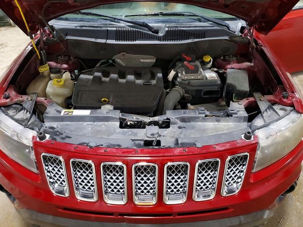2014 JEEP COMPASS Latitude — Engine bay