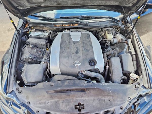 2015 LEXUS IS 350 — Engine bay