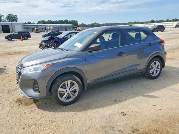 2021 NISSAN KICKS — Front 3/4
