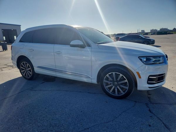 2017 AUDI Q7 quattro Premium Plus — Passenger 3/4