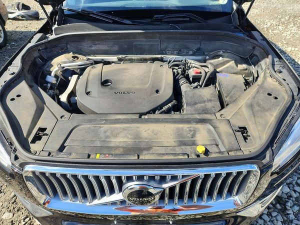 2024 VOLVO XC90 — Engine bay