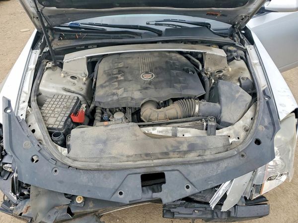 2012 CADILLAC CTS Base — Engine bay