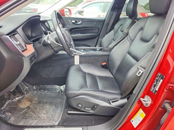 2023 VOLVO XC60 Plus Bright — DENT