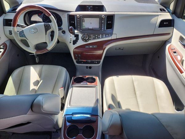 2014 TOYOTA SIENNA — CKPT