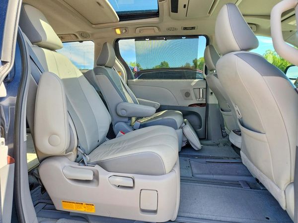 2014 TOYOTA SIENNA — PSRS