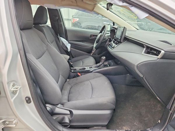 2022 TOYOTA COROLLA LE — DENT